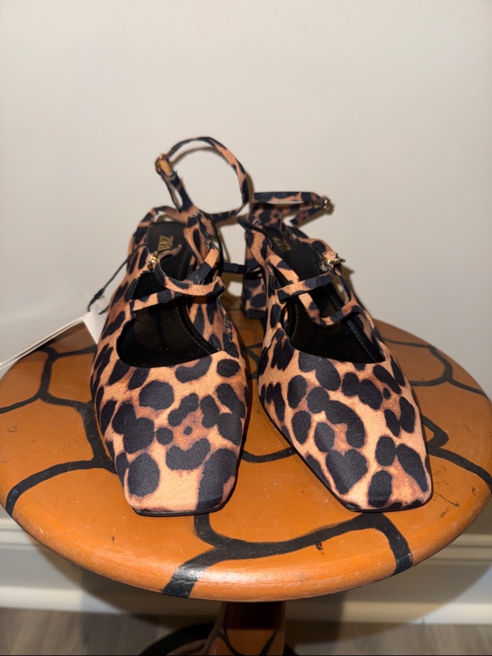 Zara Leopard Print Ankle-Strap Flats in Tan and Black Size 7.5/38
